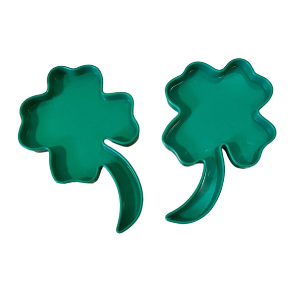 Lot Of 2 Vintage Tupperware 1316-2 Shamrock 4 Leaf Clover Cookie Cutters - Picture 2 of 4